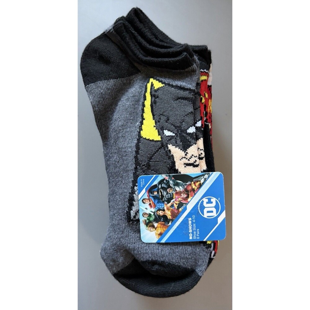 Boys Justice League Socks Size 4-10 6 pairs NWT B5